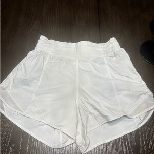 Lululemon Hotty Hot 2.5' Shorts Women's White Athletic Shorts